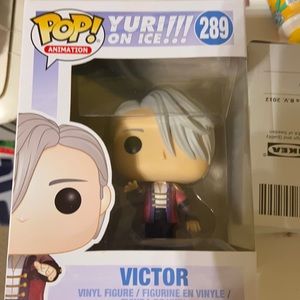 Yuri on ice victor pop figure